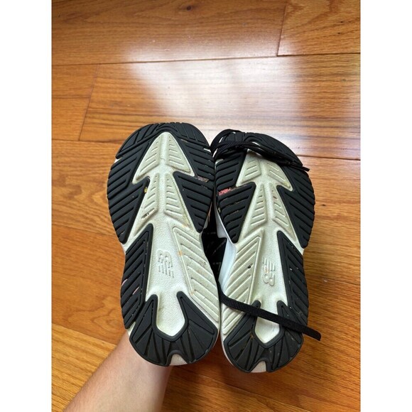 New Balance Sneakers Size 10.5W Wide Toddler Boy Black White Laces - Picture 3 of 7